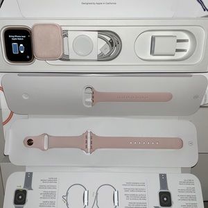 Series 4 Gold Aluminum Case Pink Sand Band - 44MM